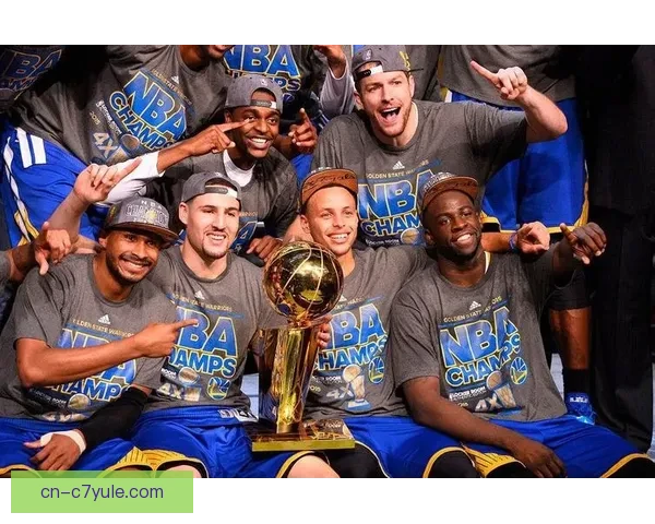 勇士大胜热火喜忧并存格林缺阵 勇士大胜热火喜忧并存格林缺阵